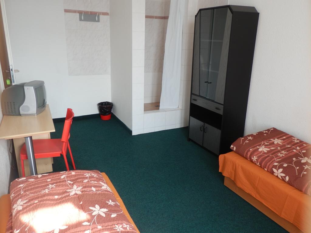 Ubytovna Pod Mostem Ostrava Buitenkant foto